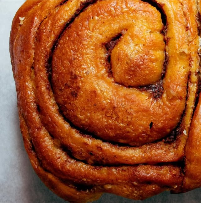 Pâtisserie roulée dorée partagée par Hibakes